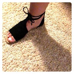 Black tie sandals